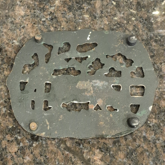 Vintage Cast Iron Trivet - Picture 11 of 17